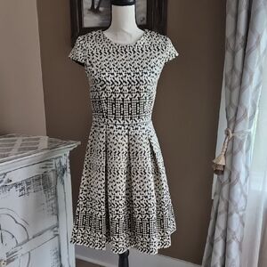 CSandra Darren Black and Gold Metalic Fit-and-Flare Mini Dress